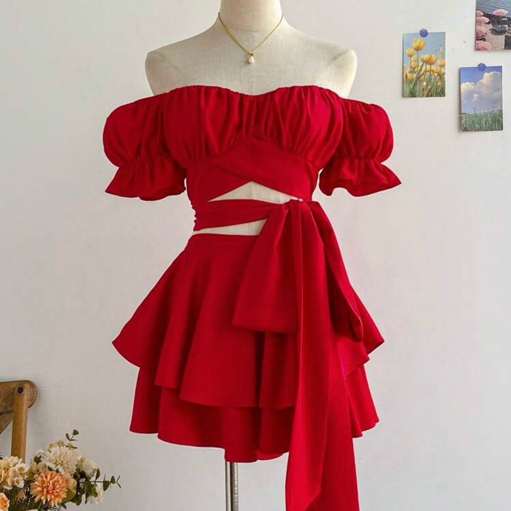 Tie Front Off Shoulder Top & Layered Hem Short Set